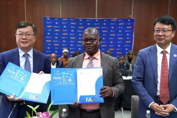 Zimbabwe steps up fight against climate impacts with new soil, water projects
